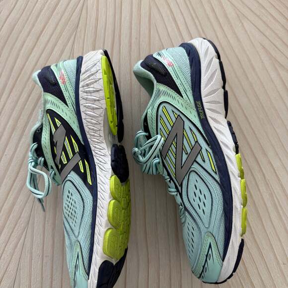 New Balance Women's 860 V7 Blue Running Shoes - Picture 4 of 6